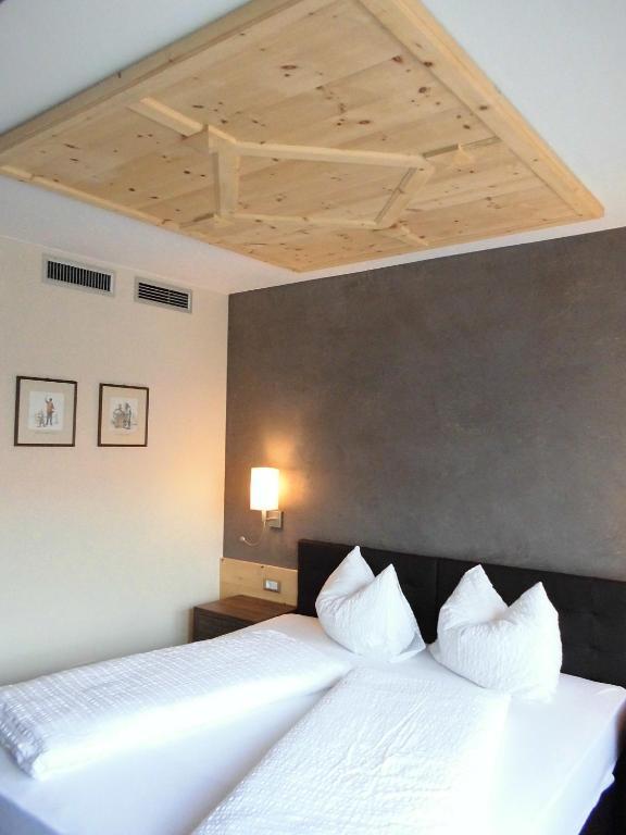 Hotel Zum Tiroler Adler Tirolo Exterior foto